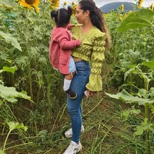 Meet your Posher, Tenisia